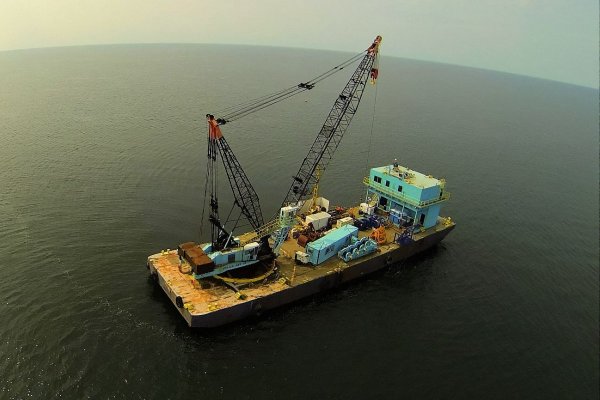 Donjon Marine crane barges - Farrell 256